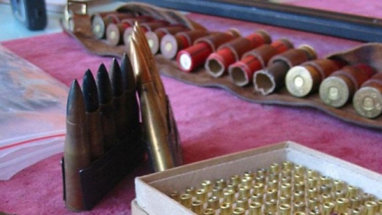 Иззеха оръжие и боеприпаси при акция в Самоков и Своге