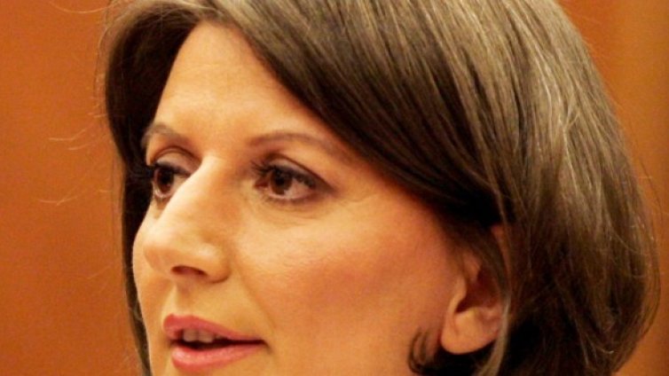 Атифете Яхяга &ndash; неизвестна в Косово, позната в САЩ