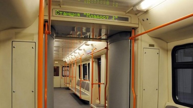 Метро и автобуси до 1.30 ч. през нощта на Великден