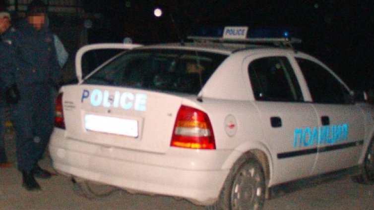 Мъж бере душа, крадци го пребиха в съня му