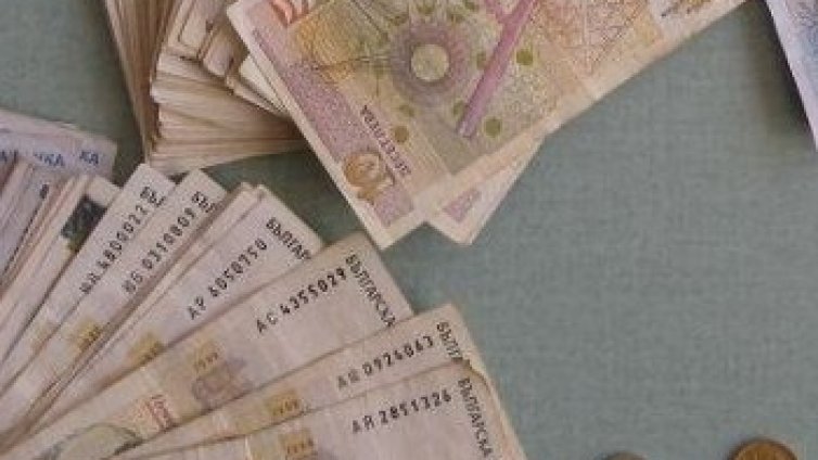 Мъж измами адвокатка със 100 лева