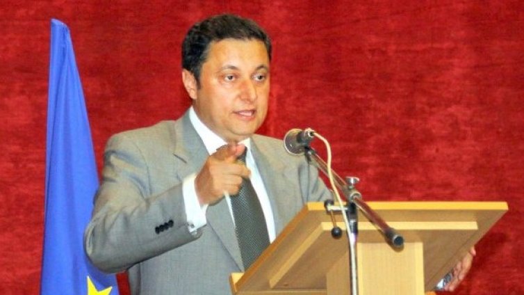 Яне не ще да е президент: Имам по-важни дела