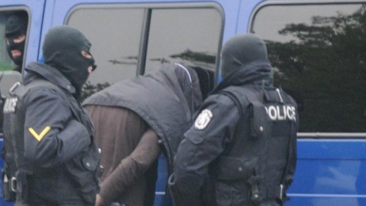 Акция "Кабелите" лови апаши из Търново и Плевен