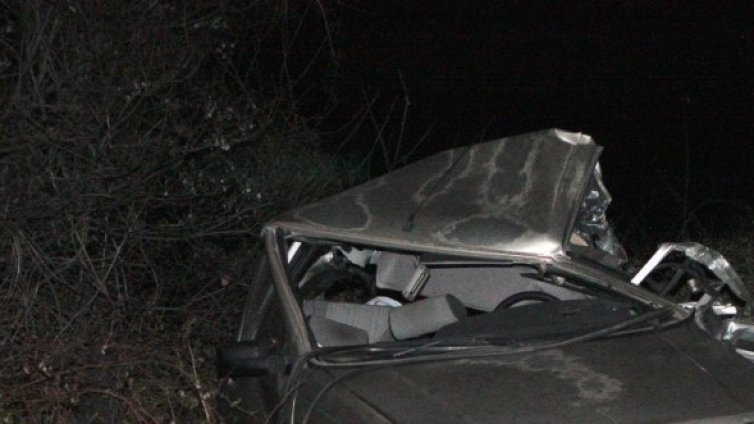 Абитуриент загина в катастрофа на път за дискотека