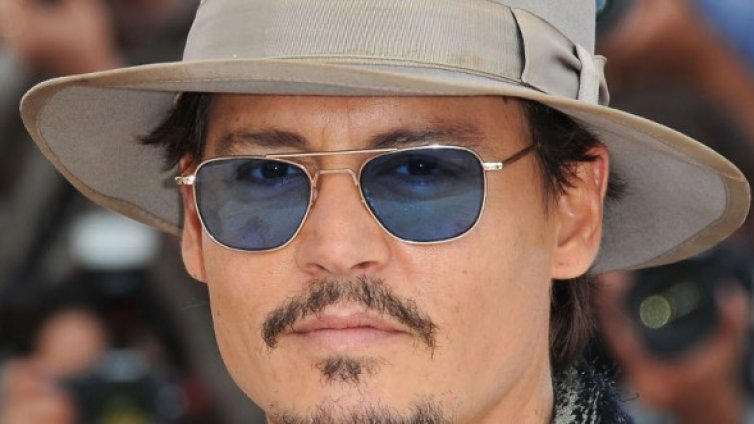 Ванеса Паради се вбеси на шапките на Джони Деп