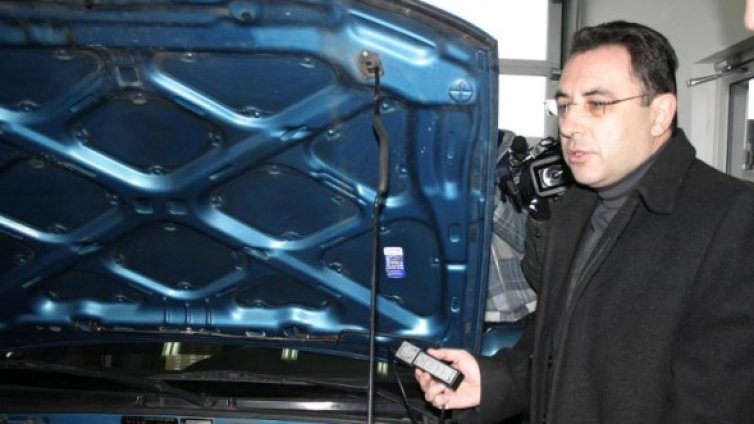 За 2 години &ndash; обвинения в лобизъм и ретровлак до Банкя