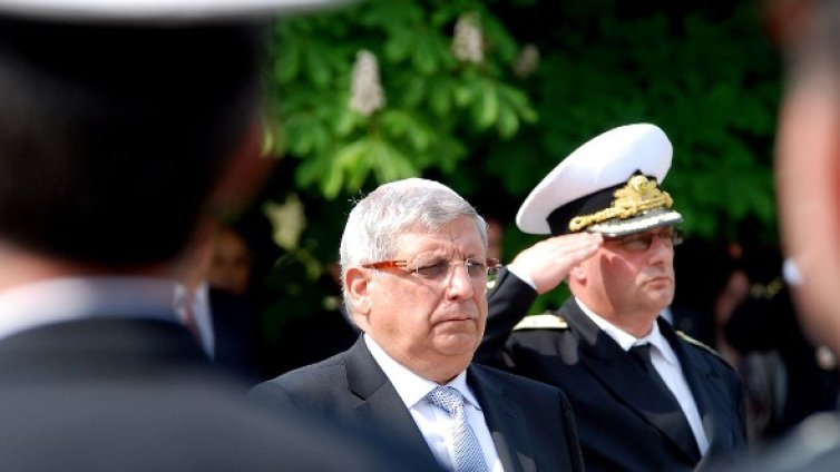 Никой не е застрахован от рокади, рече Аню Ангелов