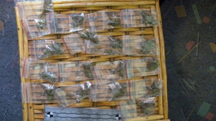 Затворник получи подарък марихуана