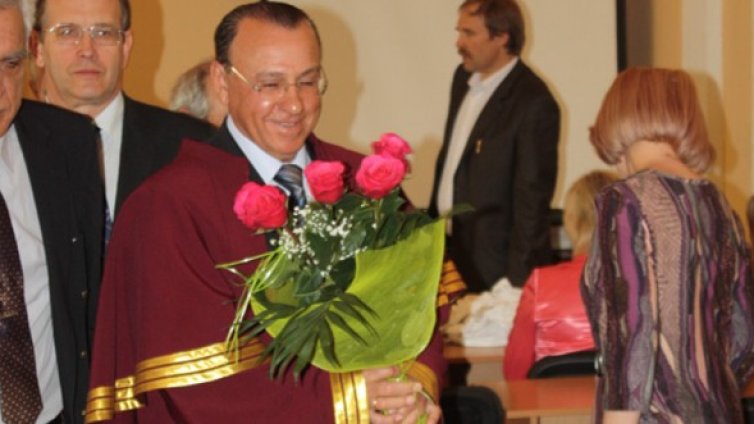 Преизбраха за ректор скандалния Величко Адамов
