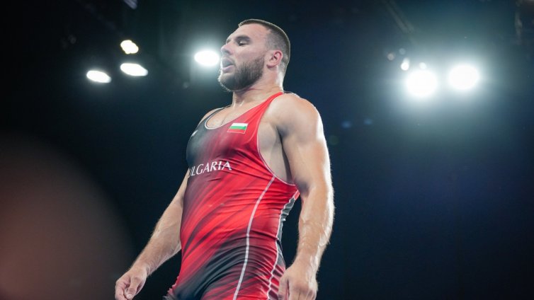 Кирил Милов и Абу-Муслим Амаев на финал на европейското по борба