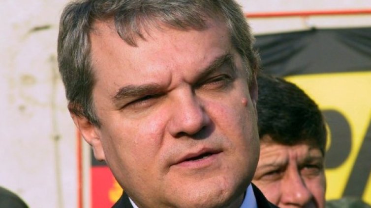 Румен Петков постъпи в болница
