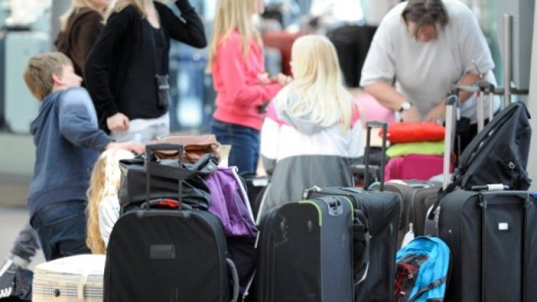 Половината от багажа на жената &ndash; излишен