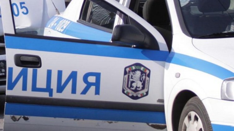 20-годишен загина при катастрофа след удар в дърво