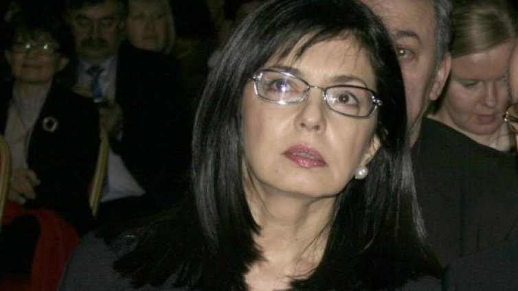 НДСВ стои плътно зад Меглена Кунева