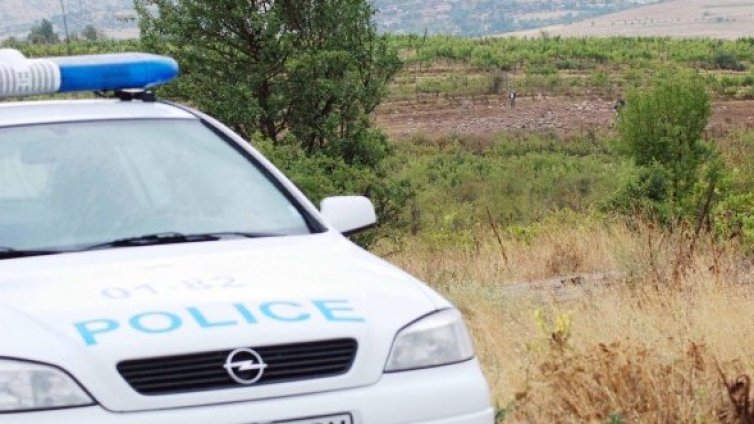 Задържаха мъж, уличен в блудство с 13-годишна