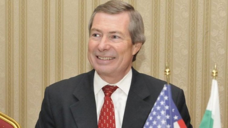 Да не обръщаме внимание на Сидеров, настоя Уорлик