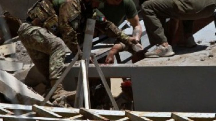 Четирима души загинаха при самоубийствен атентат в Афганистан