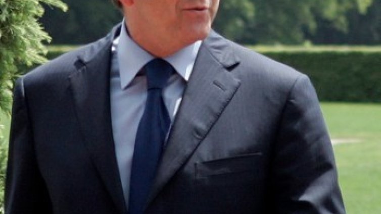 Първанов нарочи двама министри