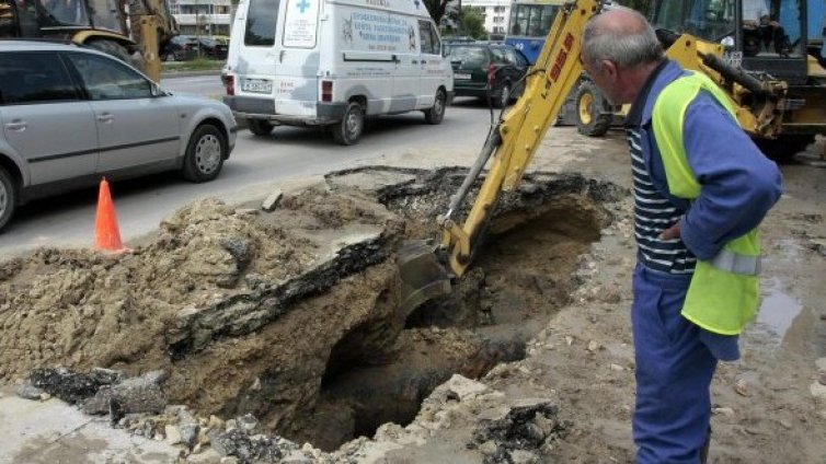 Авария остави центъра на София без топла вода