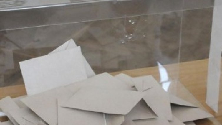 Радостно било как ромите се вапцали в синьо