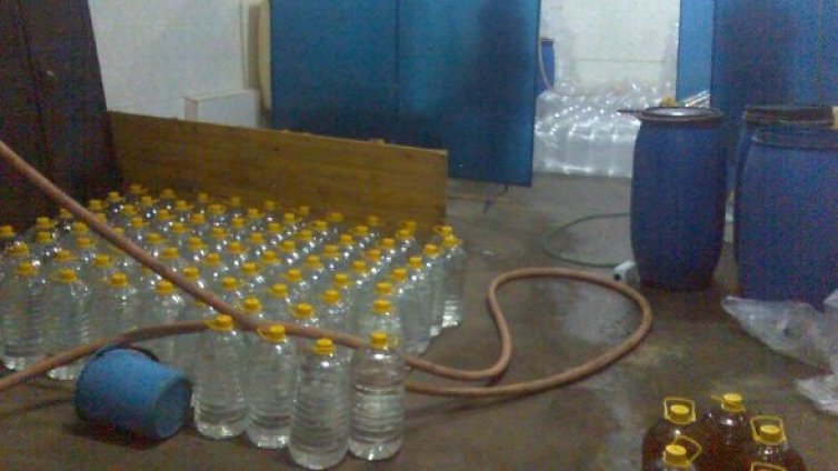 За два дни в Русе хванаха 1780 л нелегален алкохол