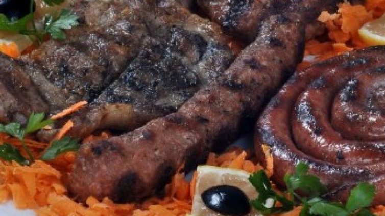 Пробите доказаха: 70 човека от Розино яли развалени кюфтета!