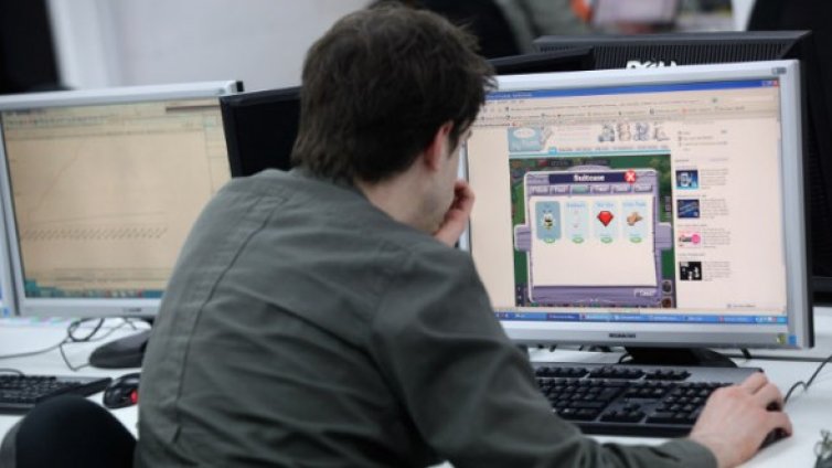 Кой ще сграбчи новите интернет домейни?