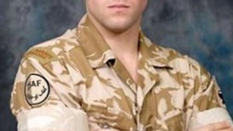 Войник завеща £100 хил. на приятелите си за развлечения