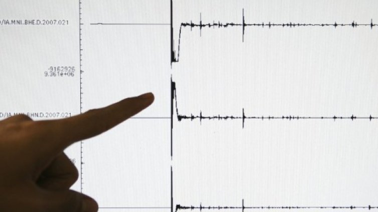 Трус от 7,4 край Аляска