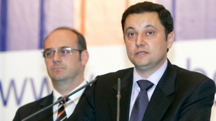 РЗС брои парите на Първанов