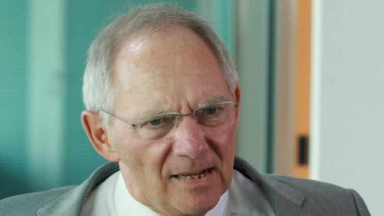 Волфганг Шойбле: Еврозоната ще се справи и при фалит на Гърция