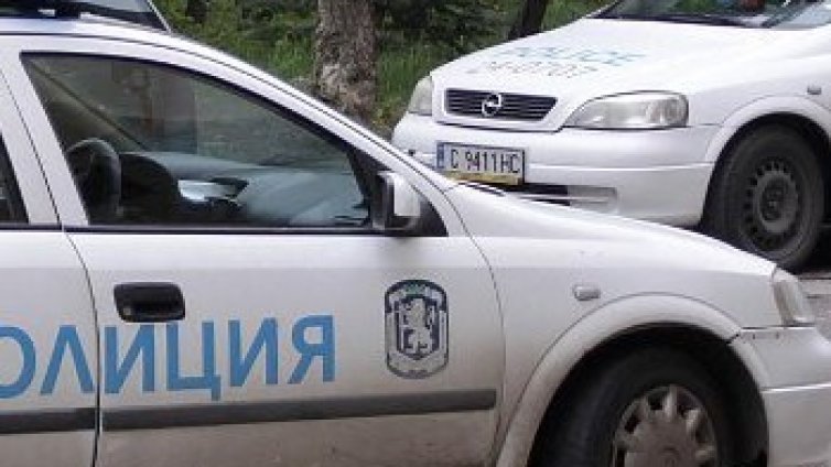 Младеж отмъкна плажни атрибути от магазин