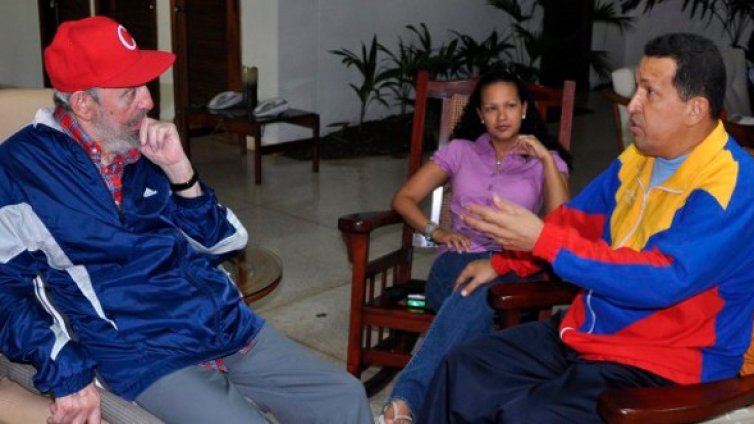 Телевизията показа Чавес, който разговаря с Кастро