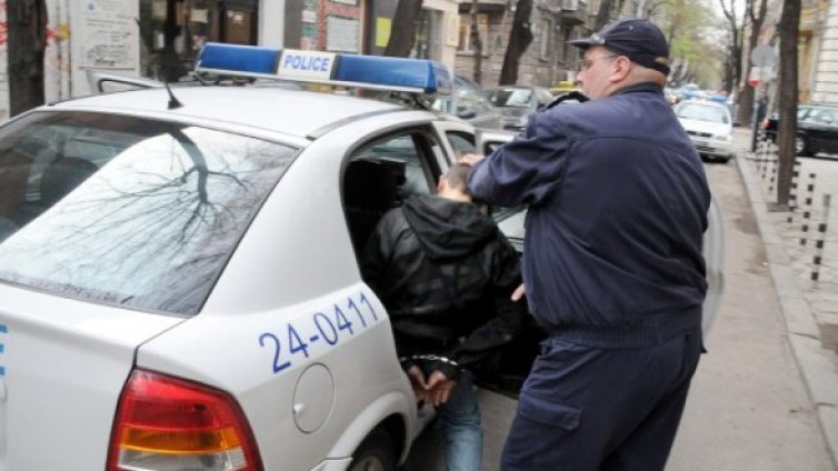 Закопчаха Тито с дрога в столицата