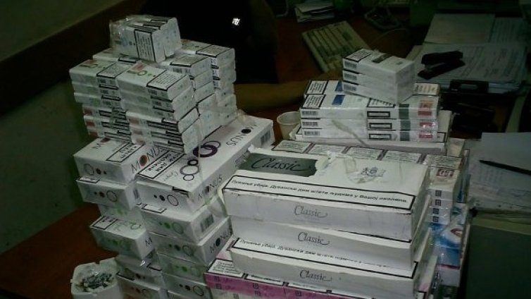 Хванаха над 1100 кутии цигари в Пловдивско