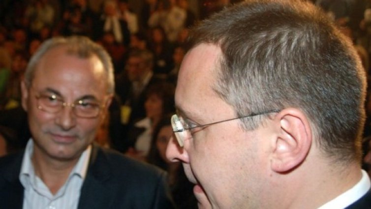 НСО ги пази. Смъртни заплахи за Станишев и Доган