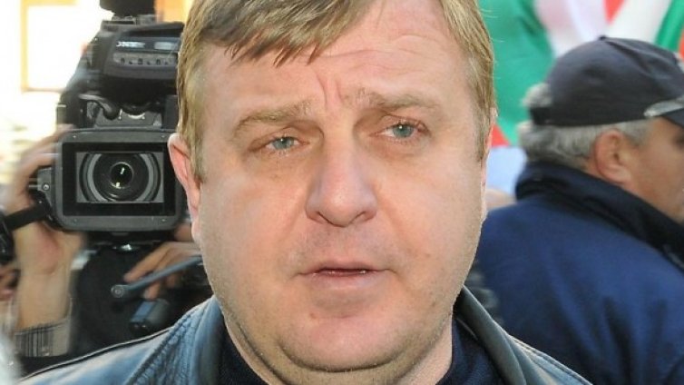 Каракачанов влиза в битката за президент