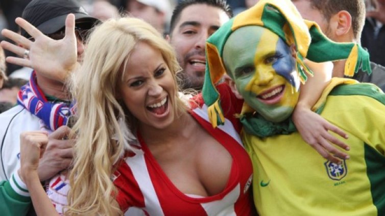 Копата на фенките &ndash; с цялото си сърце и гръд