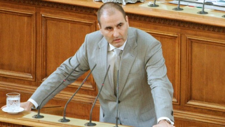 Цветанов: Костов иска да разделя и владее