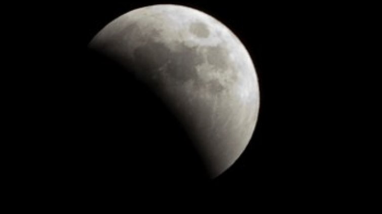 Земята би могла без Луната