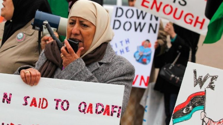 Кадафи призова привържениците си да се готвят за битка