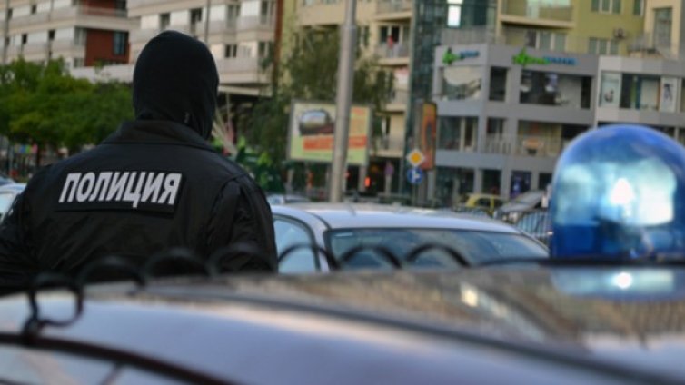 Маскирани и въоръжени грабят посред нощ в Плевен