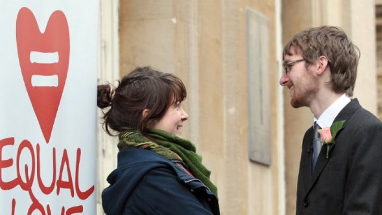 Мъжете се влюбват от пръв поглед, жените &ndash; от шести