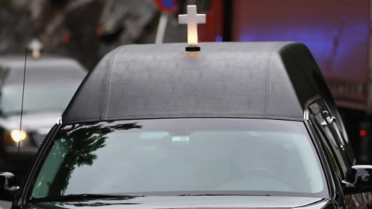 Пиян шофьор на катафалка спипаха в Разград