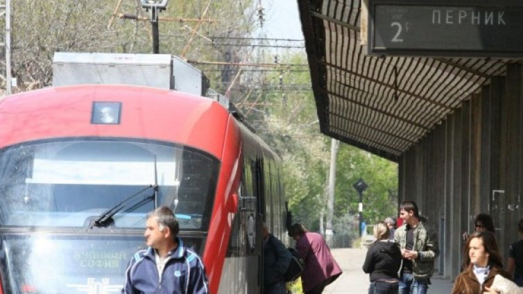 По-малко гратисчии във влаковете отчитат от БДЖ
