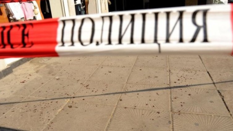 Наръгаха мъж в колата му в Слънчев бряг