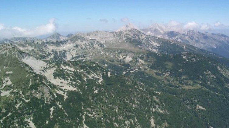 Възрастен мъж почина след падане от скала в Пирин