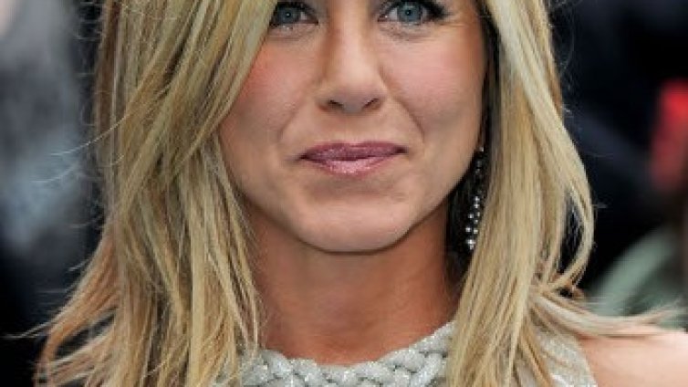 Анистън бременна с близнаци?!