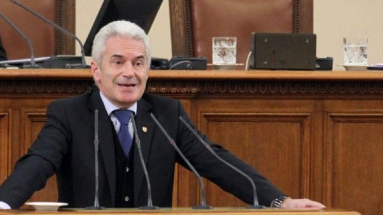 А къде е Първанов? &ndash; заоглежда се Сидеров из парламента