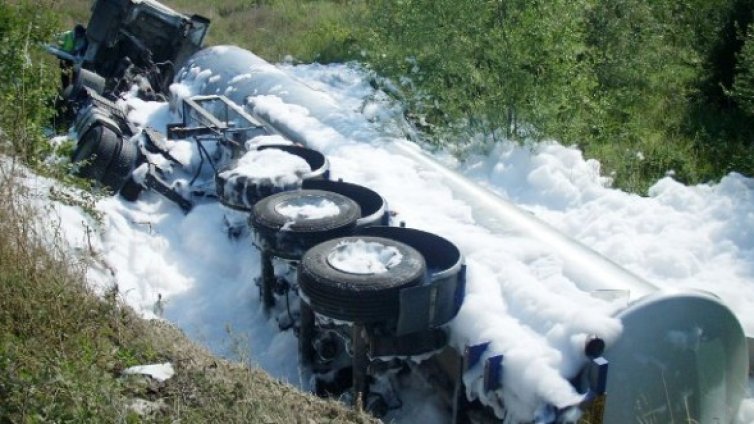 Условна присъда за шофьора на обърнатата цистерна